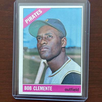 1961 Topps Baseball Card. Bob Clemente #300
