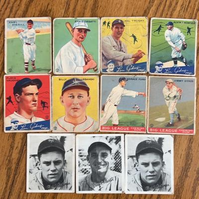 8 Big League Chew Baseball Cards With Earl Averill And Others