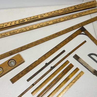 Vintage And Antique Square, Rulers, A Level And Yardsticks 