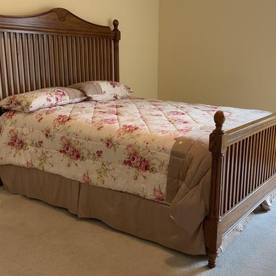 Oak Finish Queen Size Bed Frame