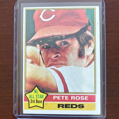 1976 Topps Baseball Card. Pete Rose #240