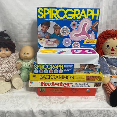 Mystery Lot Of Vintage Games & Dolls Including Raggedy Ann & Cabbage Patch