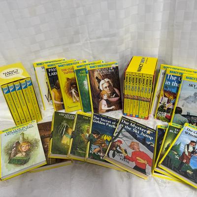 Vintage Nancy Drew Novels (31) 
