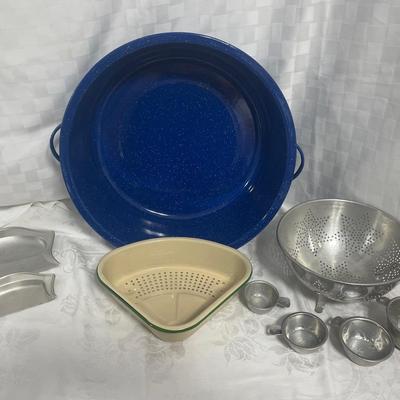 Vintage Kitchen Essentials 