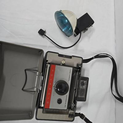 Vintage Polaroid Automatic 104 Land Camera