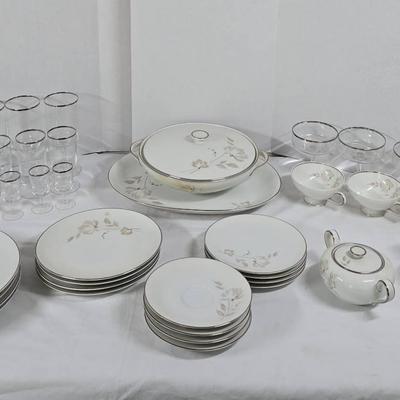 Noritake Windrift 6117 fine china dinnerware