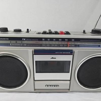 Sanyo M9800L portable AM/FM stereo radio cassette recorder