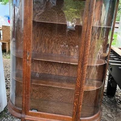 Sale Photo Thumbnail #3: Glass Cabinet - Beautiful piece (Does have a small crack on the bottom glass) 