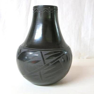 San Ildefonso Unsigned 13" Black On Black Pot