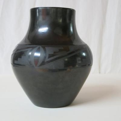 Maria Martinez & Santana Black On Black Pot