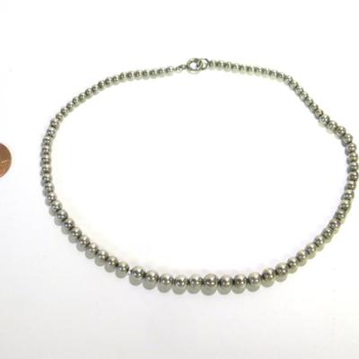 Navajo Pearl Graduated  Bead Choker