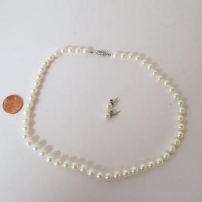 16" Cultured Pearl Necklace with Matching Earrings