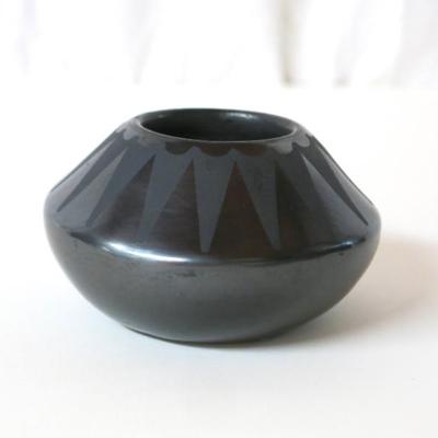 Lupita Martinez San Ildefonso Pueblo Pot
