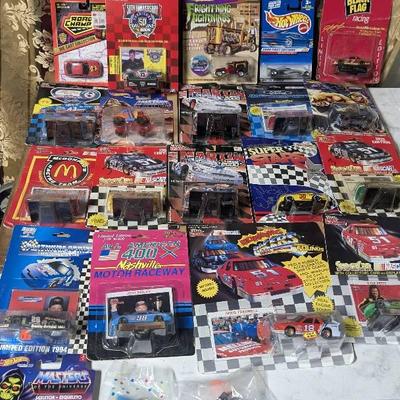 Lot Of Matchbox, Hot wheels Off Brand Type Cars Mostly All In Package
