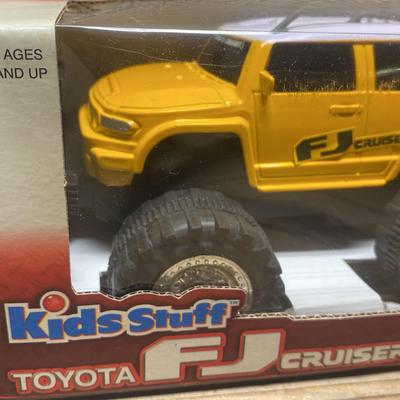 Kids Stuff Toyota FJ Cruiser Friction Powered 