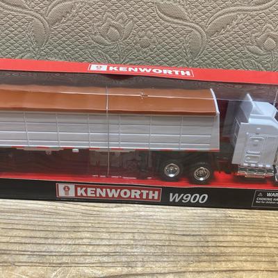 KENWORTH W900 Long Hauler Toy 