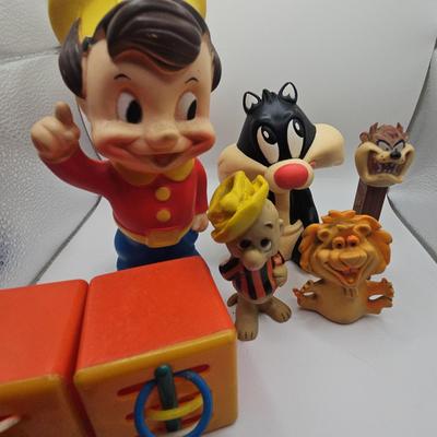 Kelloggs Taz Sylvester Vintage Vinyl and Plastic Toy Lot