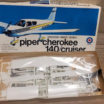 Entex Piper Cherokee Cruiser Model Kit