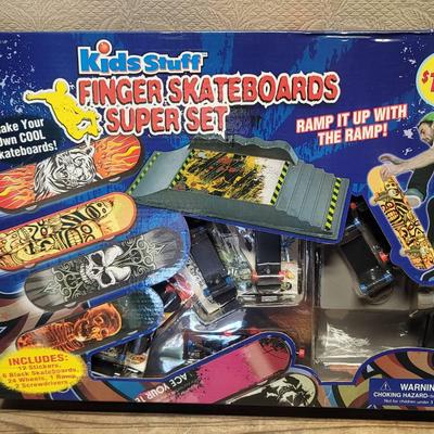 Kids Stuff Finger Skateboards Super Set