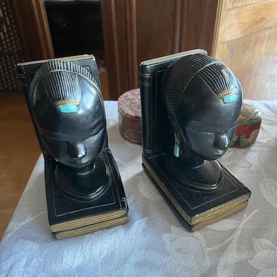 Sale Photo Thumbnail #37: Bookends