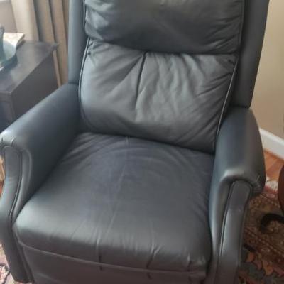 Sale Photo Thumbnail #38: Recliner