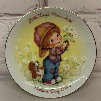 Mother’s Day 1982 Plate
