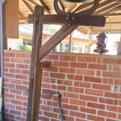 De203v antique cast iron huffer bell