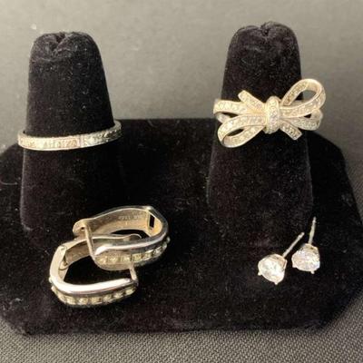 De235v ladies vintage gold & silver diamond rings