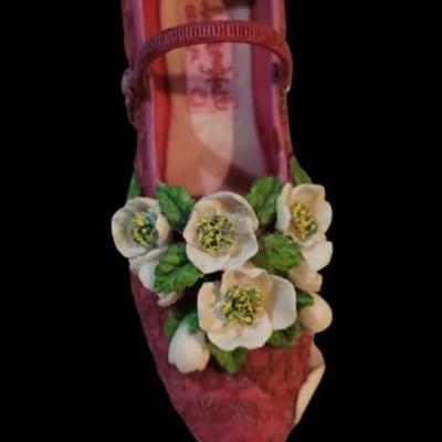 Sale Photo Thumbnail #41: Mini Shoe