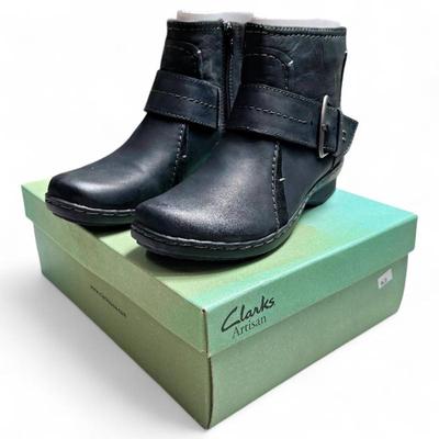 Sale Photo Thumbnail #171: Clarks Women's Artisan Ideo Feast Boots, Size 8M, Black