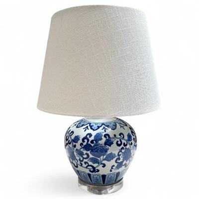Sale Photo Thumbnail #131: Chinoiserie Blue and White Ginger Jar Lamp