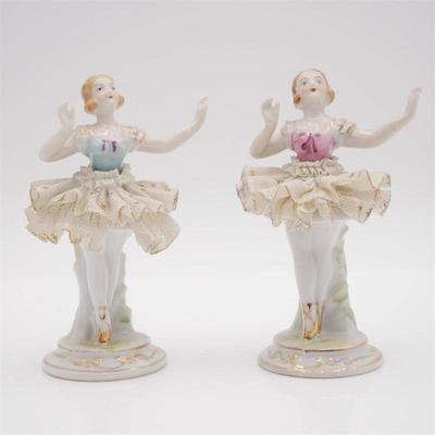 Sale Photo Thumbnail #30: Saji Fancy China Dresden-Style Ballerina Figurines