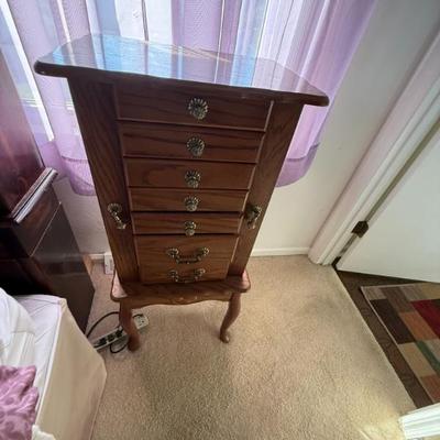 Sale Photo Thumbnail #119