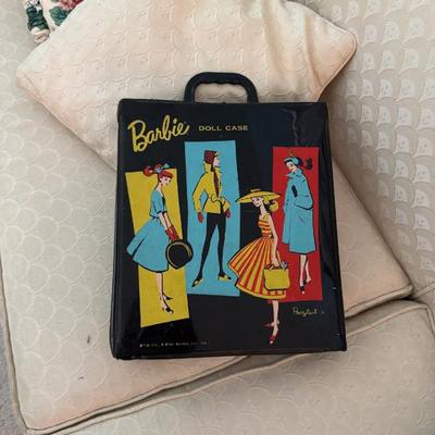 Sale Photo Thumbnail #21: Barbie vintage carrying case 