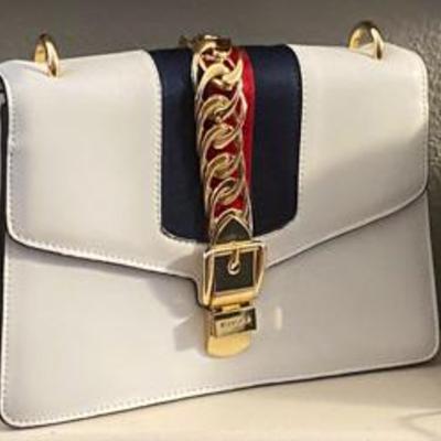 Sale Photo Thumbnail #111