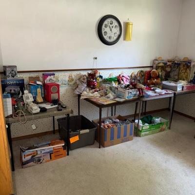 Sale Photo Thumbnail #63: dolls and toys