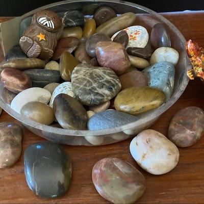 Tumbled Rocks With Ceramic Otter And Turtle