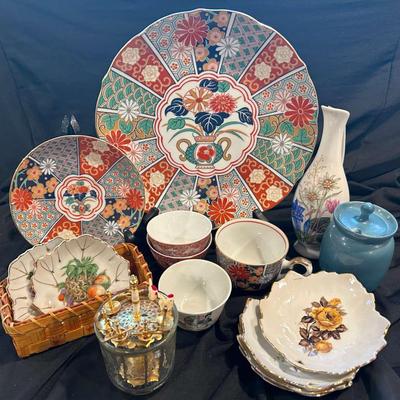 Vintage IMARI Japan Scalloped Dinner Plate And Teacup $ Saucer With Vintage Toledo Set Of Toothpicks