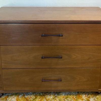 Kroehler Custom Crafted Rolling Mid Century Modern Dresser
