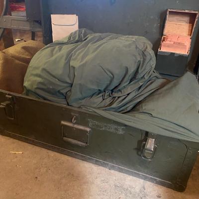 Vintage Military Trunk With Sleeping Bag, Blanket & Card Holder From The 40’s