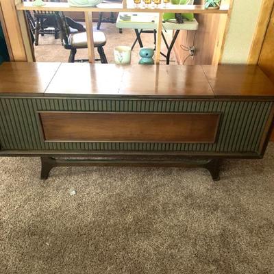 Sale Photo Thumbnail #24: Mid Century GE console radio/record player - sounds great!