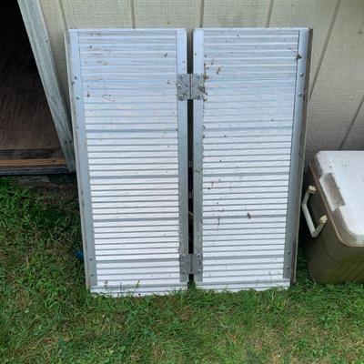 Sale Photo Thumbnail #131: Aluminum folding 1-step ramp