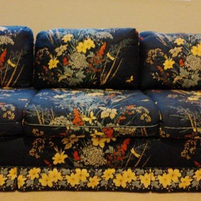 Hand Upholstered With Quilted Cushions Sleeper Sofa