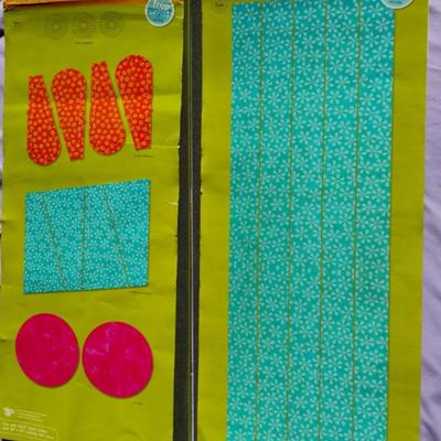 Accuquilt Go! Fabric Cutting Dies - Striper Cutter 1.5' & Dresden Plates