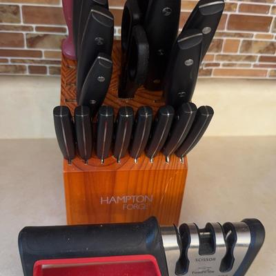 Hampton Forge Knives in Knife Block