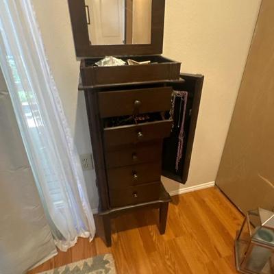 Floor jewelry stand
