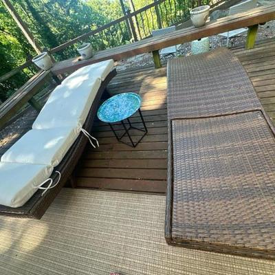 Lounge chairs with cushions (laid down view)