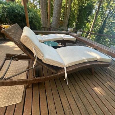 Lounge chairs (side view)