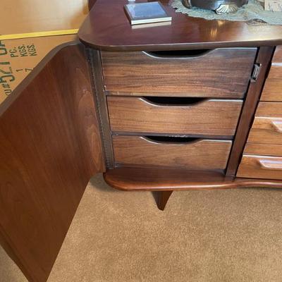 Sale Photo Thumbnail #259