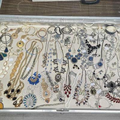 Sale Photo Thumbnail #675